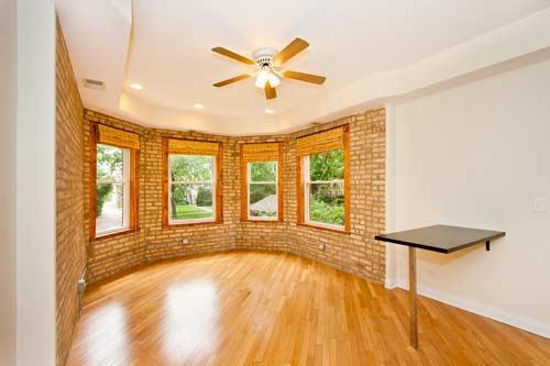 Building Photo - 1332 W Greenleaf Ave