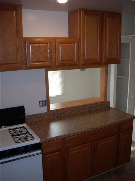 Building Photo - 2 br, 2 bath Apartment - 719 W. Cross 1