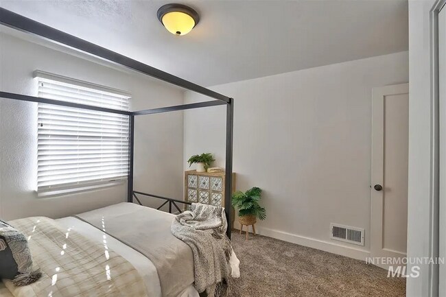Foto del edificio - 2316 W Kootenai St
