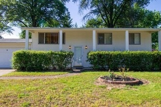 Building Photo - 10 Gary Glen Dr