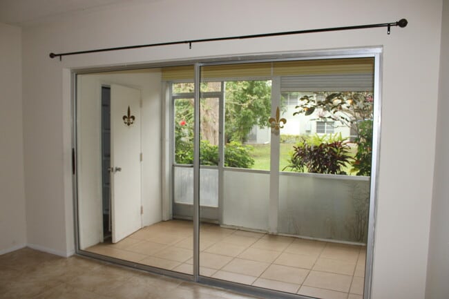 Building Photo - 2720 SW 22nd Ave