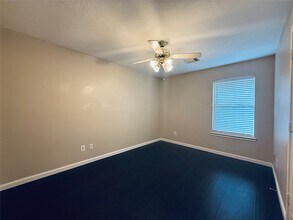 Building Photo - 1015 Andover Dr