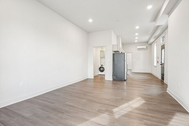 Foto del edificio - 472 Roxborough Ave