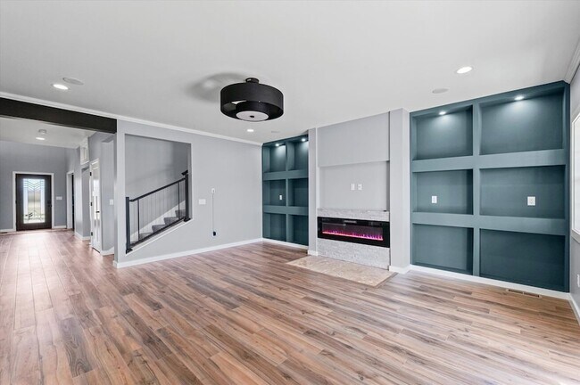 Building Photo - 1306 S Roberto Rd