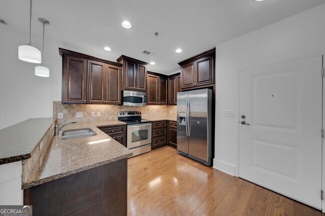 Foto del edificio - 2360 Logan Cir NE