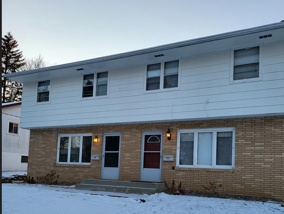 99 Lyon St, Saint Paul, MN 55106 House Rental in Saint Paul, MN