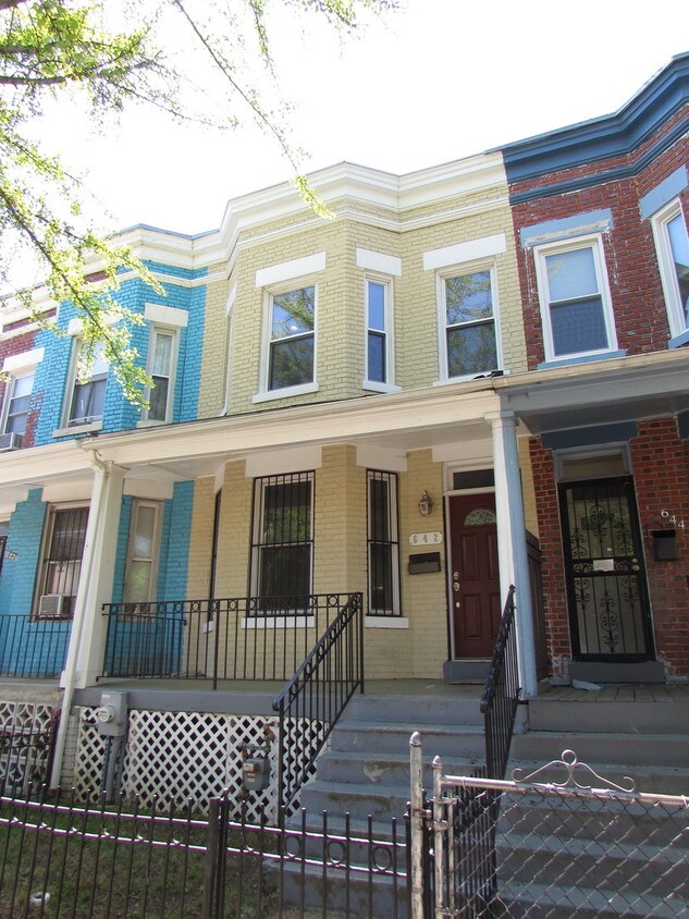 Primary Photo - 642 Morton St NW