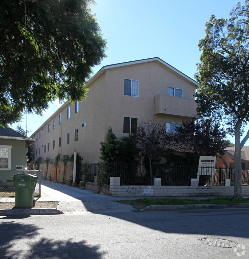 Foto del edificio - 6154 Aldama St