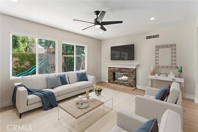 Foto del edificio - 2580 Pearblossom St