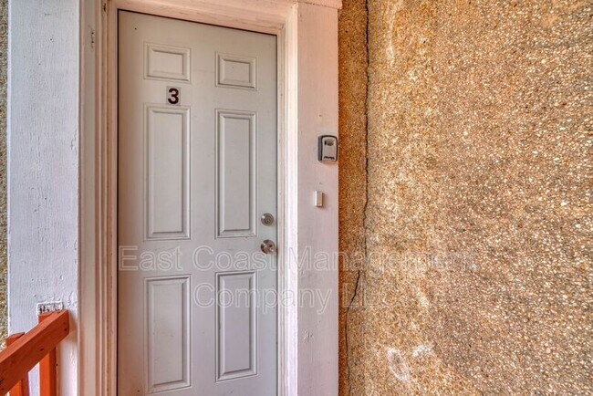 Foto del edificio - 3028 Glenmore Ave