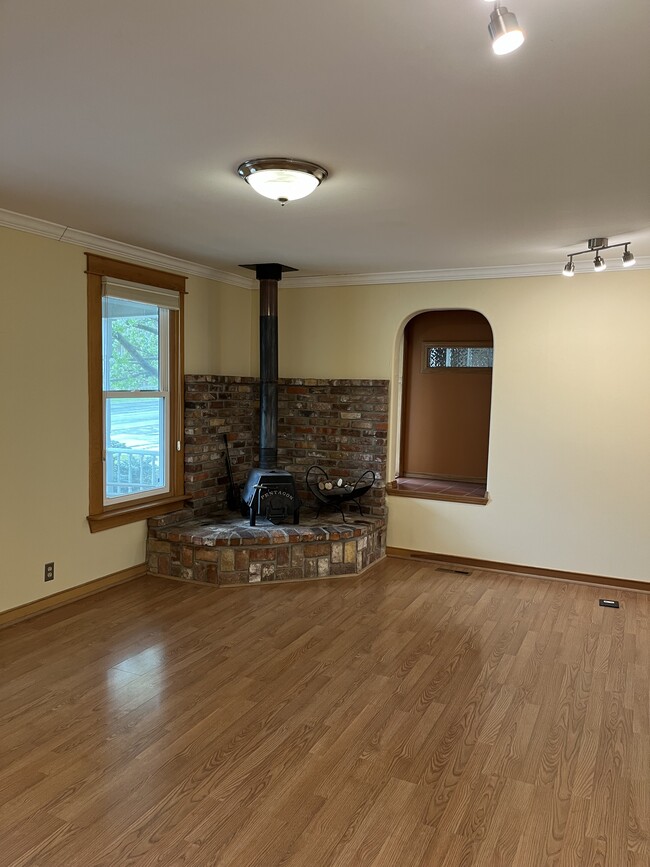 Living room stove - 620 N Davis St
