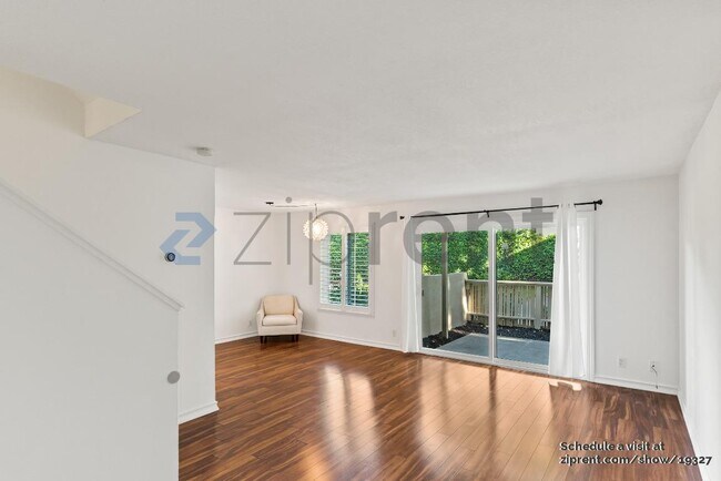 Foto del edificio - 2720 Oak Rd