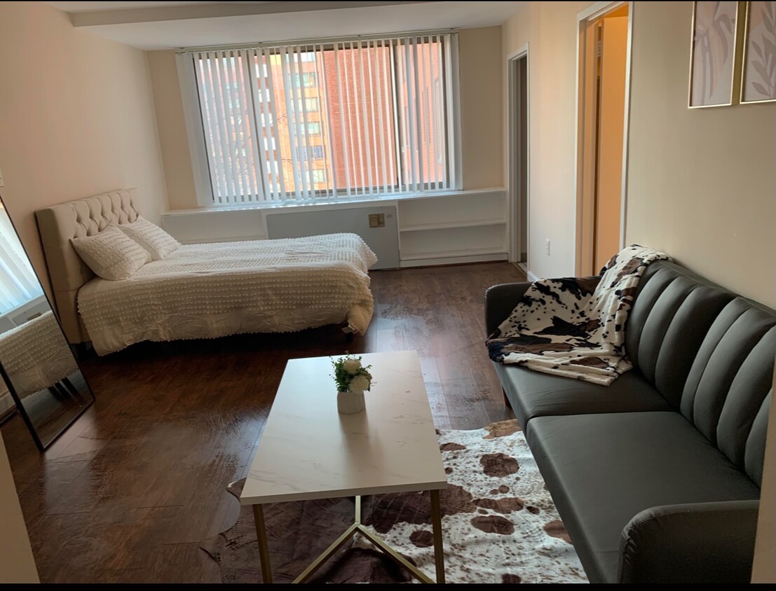 Foto principal - 1111 Arlington Blvd