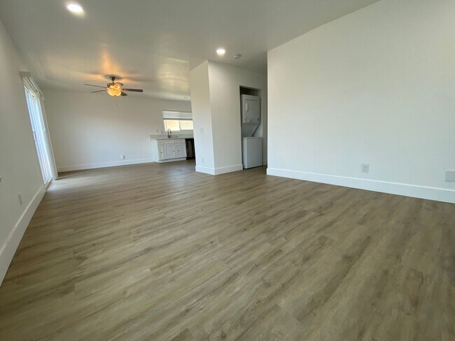 Building Photo - 4410 Highland Ave