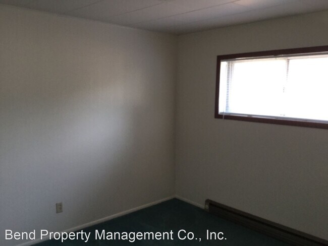 Foto del edificio - 2 br, 1 bath House - 11 NW McKay Ave.