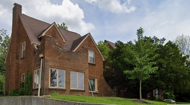 Building Photo - 1513 S Walnut St