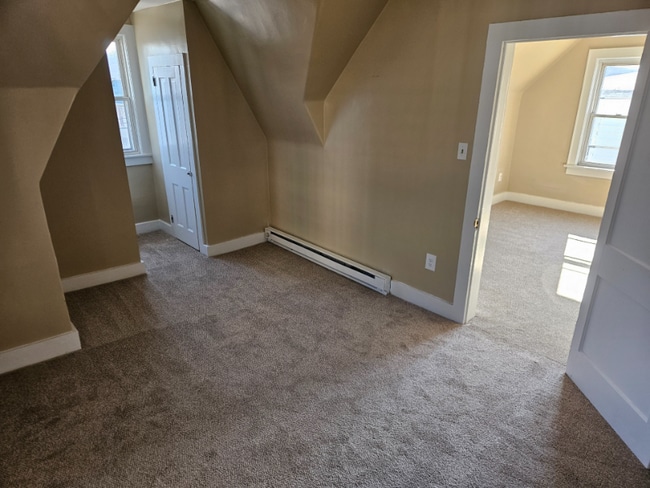 Building Photo - 205 E 2nd St