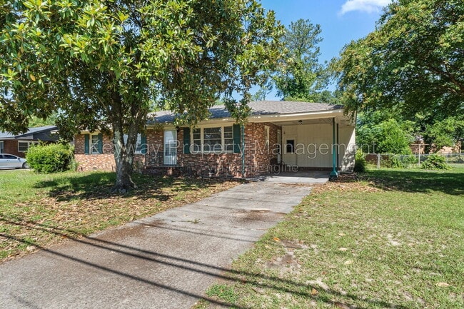 Building Photo - 2105 Eastland Dr