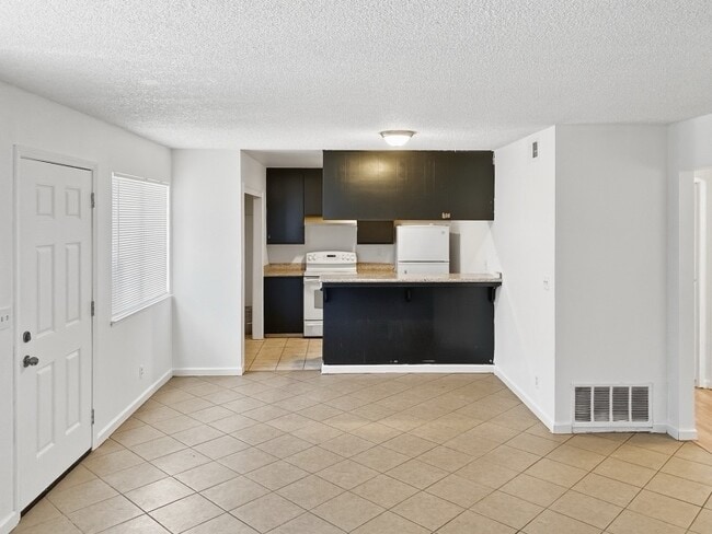 Building Photo - 440 Caribrook Way