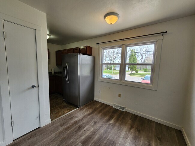 Foto del edificio - 107 8th Ave NE