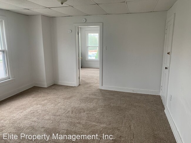 Building Photo - 1 br, 1 bath House - 1065 E King St Apt 2