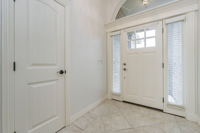 Building Photo - Bushland home for lease