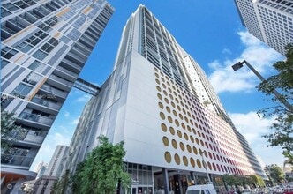Building Photo - 500 Brickell Ave