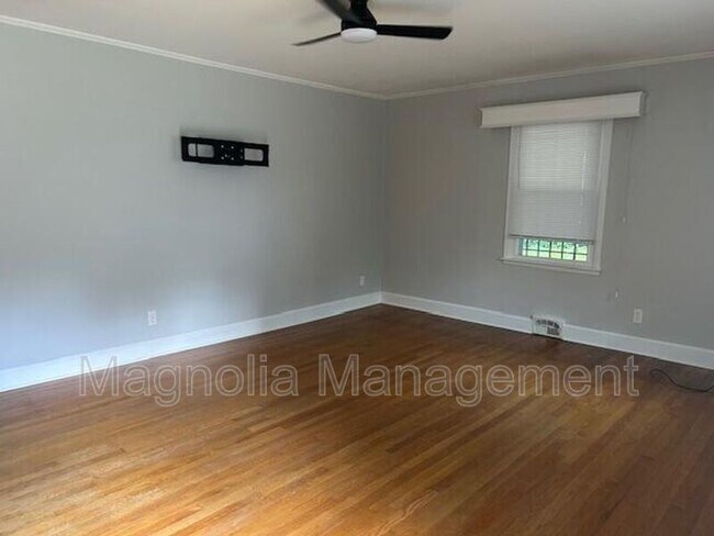 Foto del edificio - 437 Norvell St