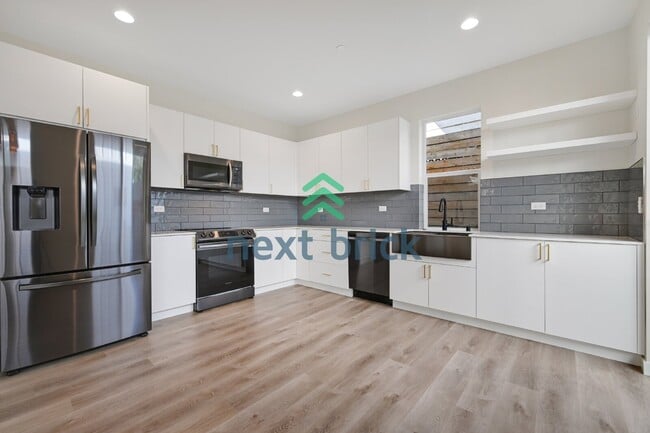 Building Photo - Modern Northwest-Danish Inspired Townhome with Standalone Cottage Feel in Seattle’s Central District