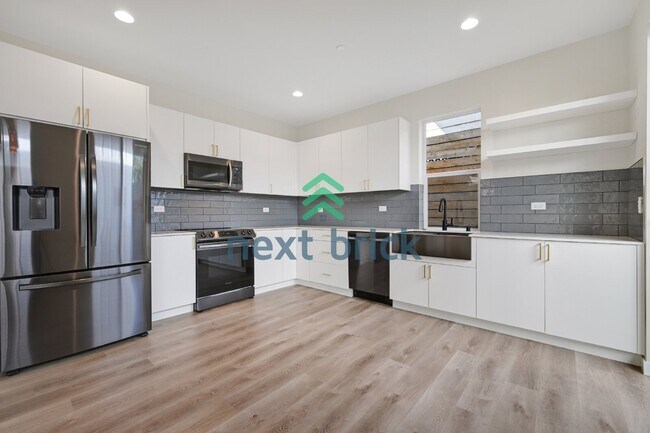 Foto del edificio - Modern Northwest-Danish Inspired Townhome with Standalone Cottage Feel in Seattle’s Central District