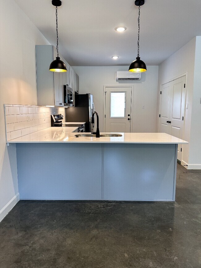 Foto del edificio - 1604 Crosswood Ct