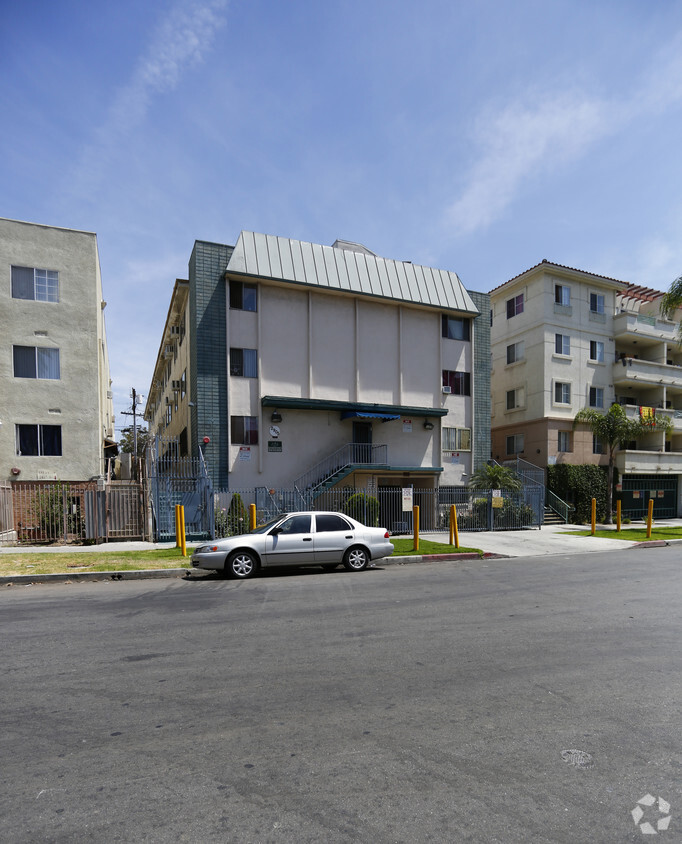 Building Photo - Leeward Apartments