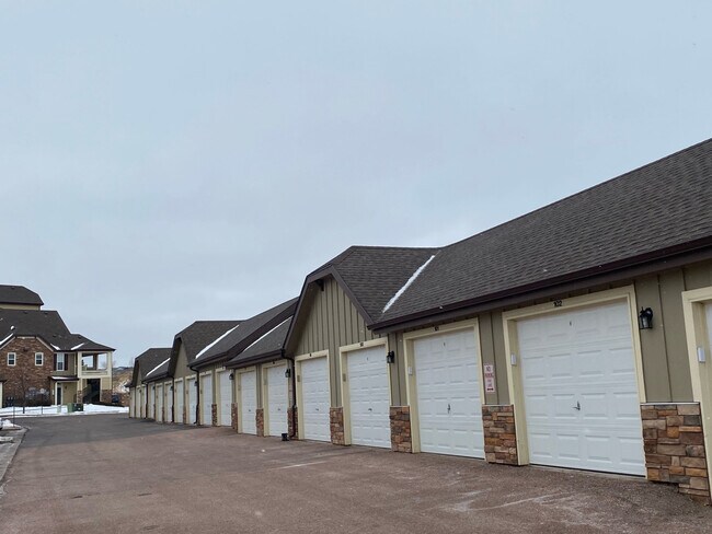 Building Photo - Palomino Ranch Point