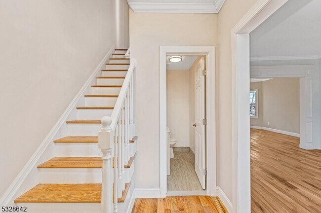Foto del edificio - 493 Teaneck Rd