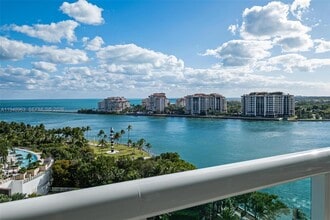 Building Photo - 1000 South Pointe Dr