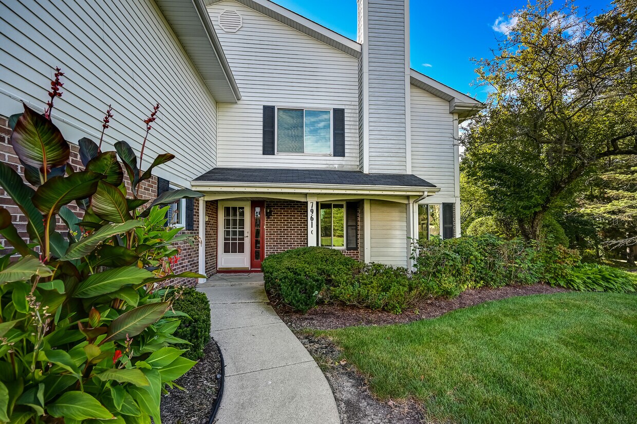 Foto principal - 7961 Knottingham Cir