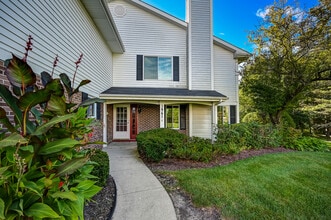 Building Photo - 7961 Knottingham Cir