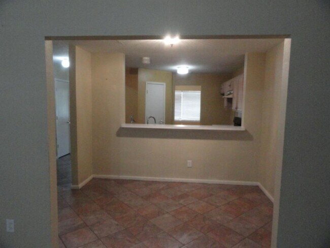 Building Photo - 9227 Misty Vale Dr