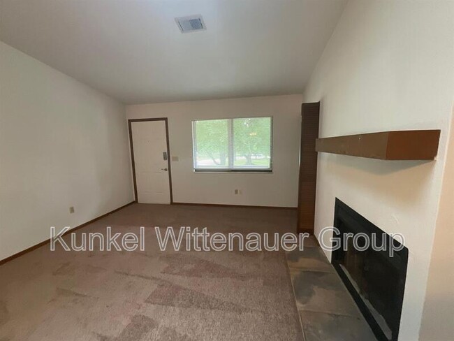 Photo - 57 Pepperwood Ct Apartment