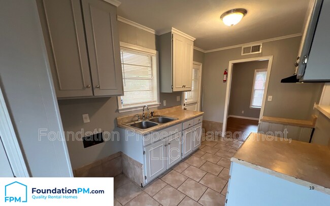 Building Photo - 5116 Ginger Cir