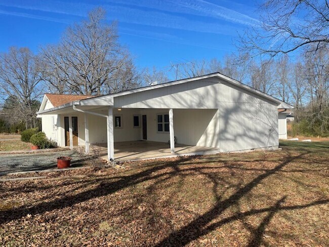 Building Photo - Unique and remarkable property in Burlington!