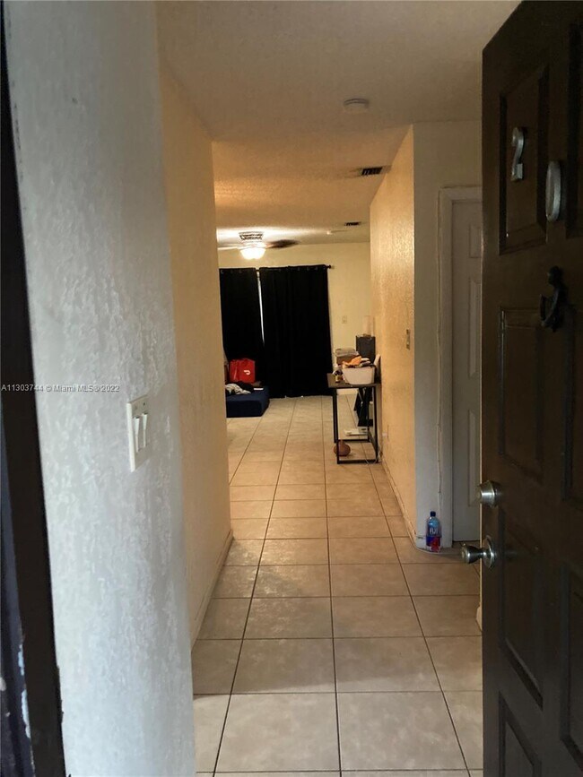 Foto del edificio - 6001 Shakerwood Cir