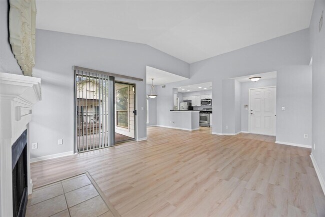 Foto del edificio - 6000 Shepherd Mountain Cove