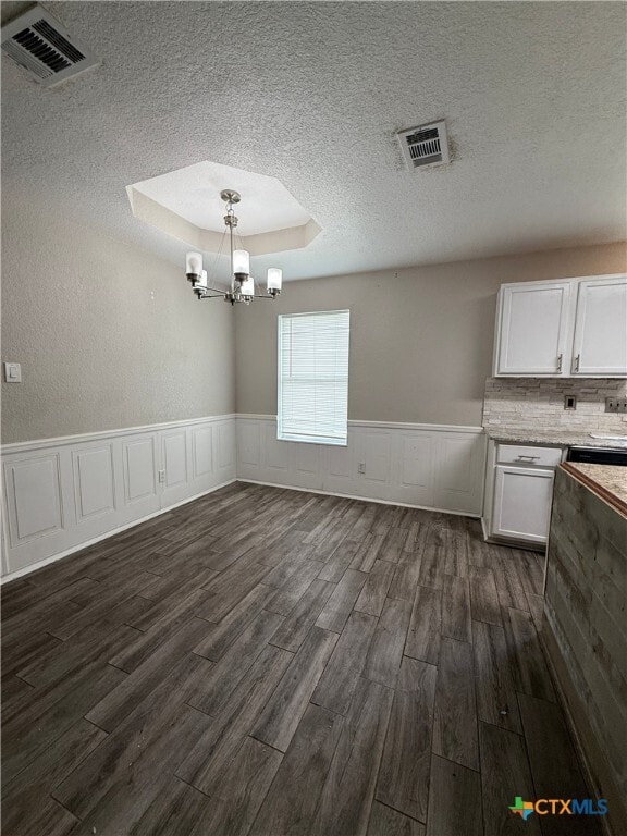 Building Photo - 1005 E Ave S