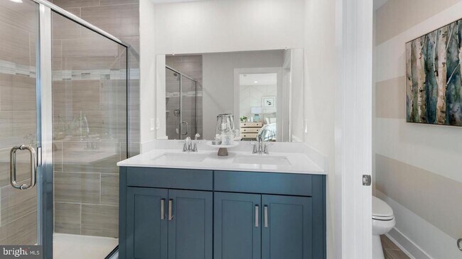 Foto del edificio - 215 Red Leaf Ln