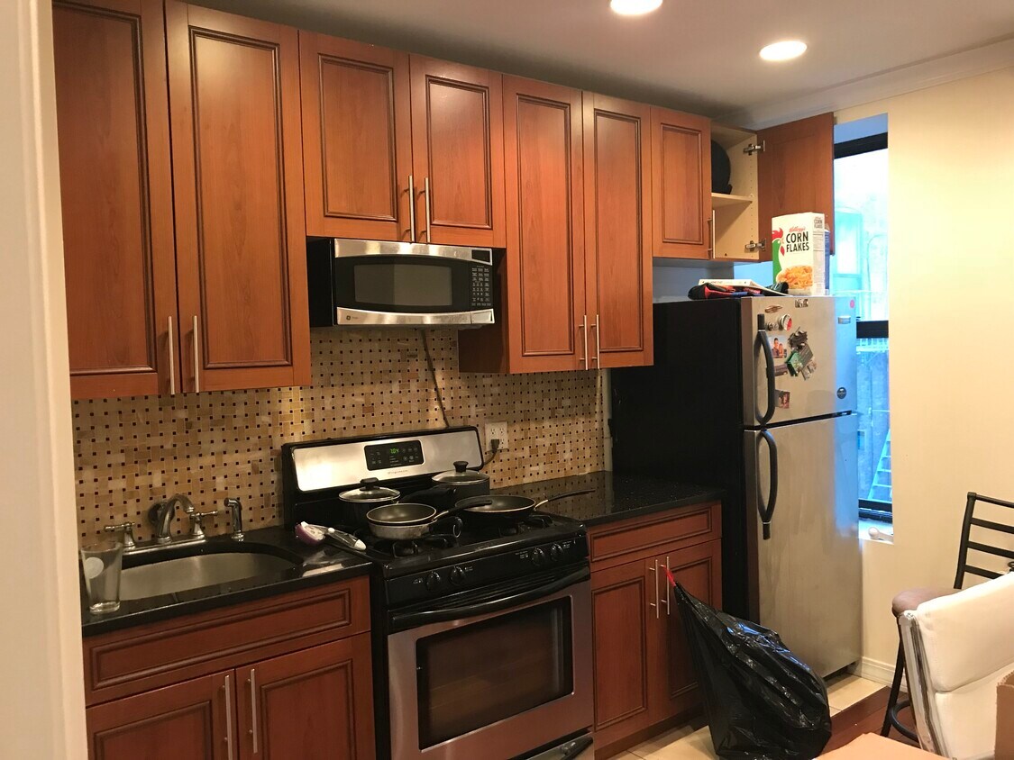 Primary Photo - 329 3rd Ave