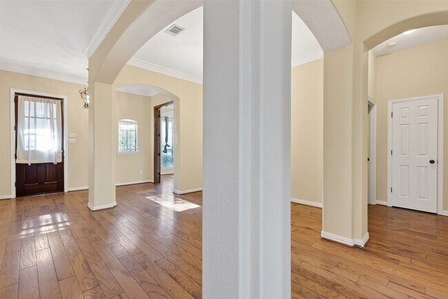 Foto del edificio - 5115 Field Briar Ln