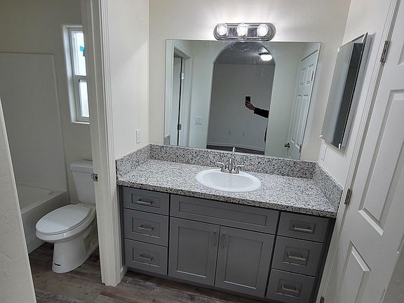 Building Photo - Amazing 3 bedroom, 2 bathroom NEW CONSTRUC...