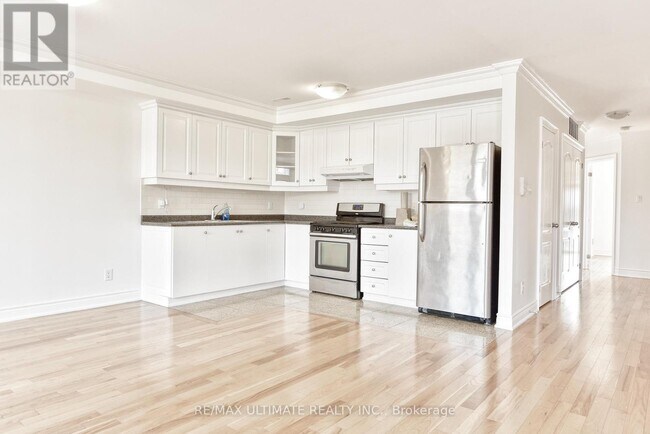 Building Photo - 846 Ossington Ave