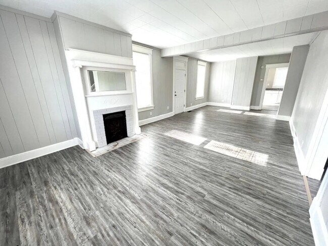 Foto del edificio - 653 Fairview Ave